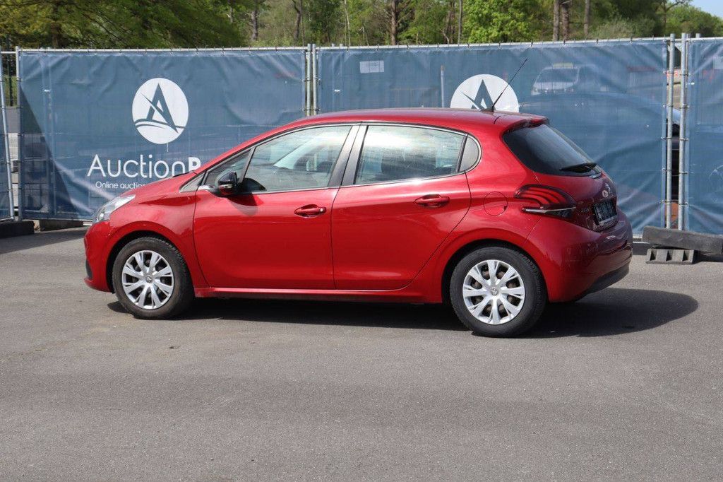 Passenger car Peugeot 208 Petrol 82hp 2017 (Margin)