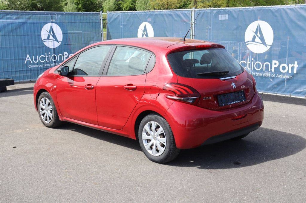 Passenger car Peugeot 208 Petrol 82hp 2017 (Margin)