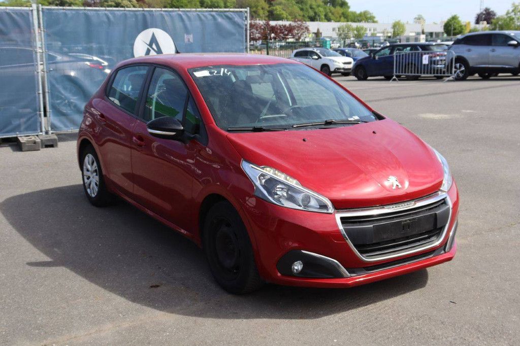 Passenger car Peugeot 208 Petrol 82hp 2017 (Margin)