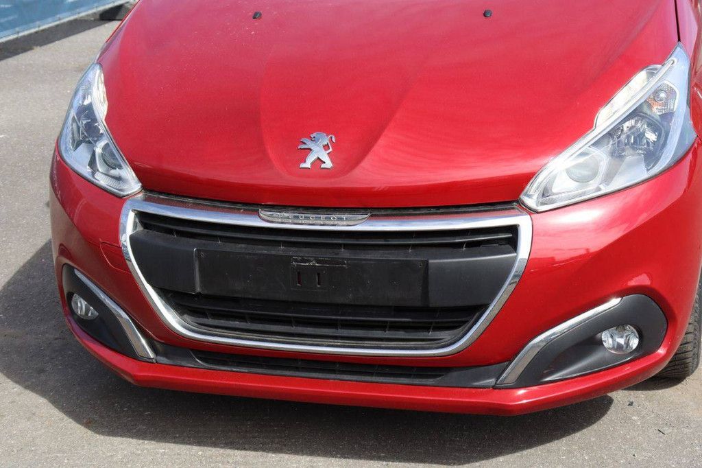 Passenger car Peugeot 208 Petrol 82hp 2017 (Margin)