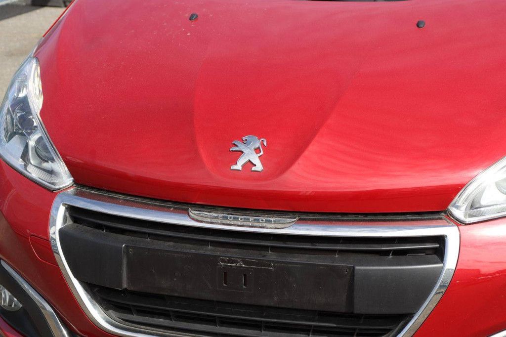 Passenger car Peugeot 208 Petrol 82hp 2017 (Margin)