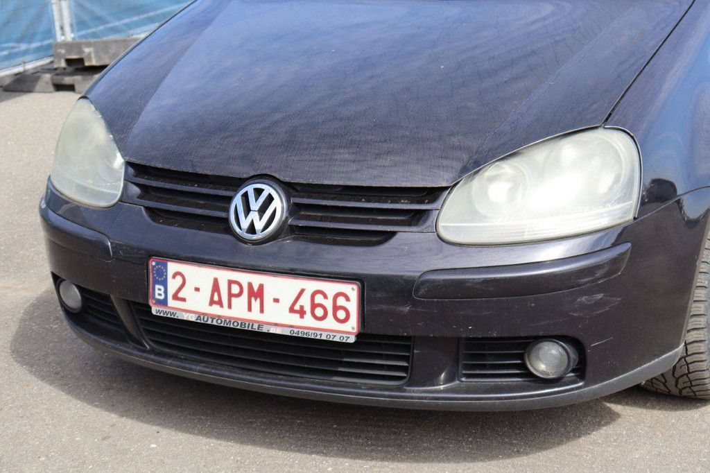 Passenger car Volkswagen Golf Petrol 105hp 2004 (Margin)