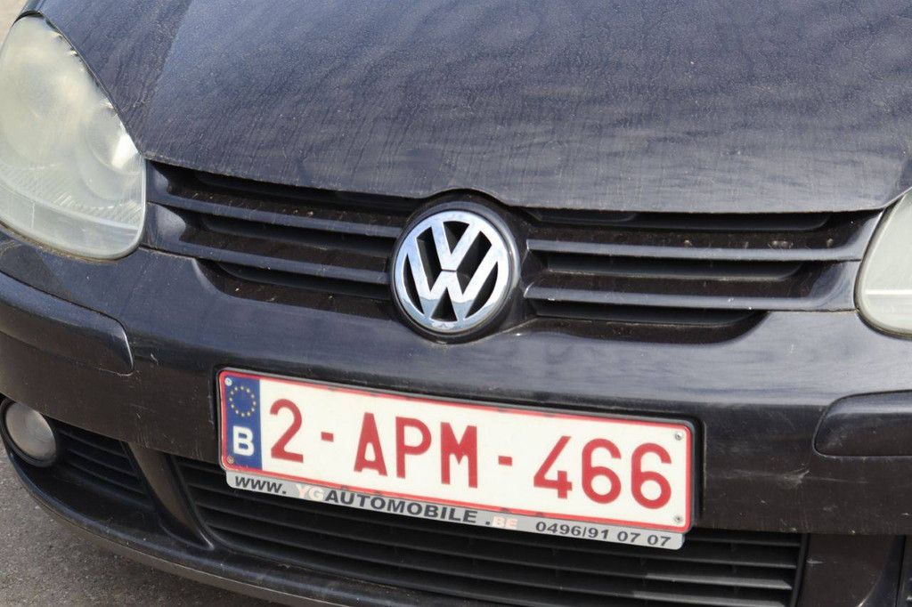 Passenger car Volkswagen Golf Petrol 105hp 2004 (Margin)