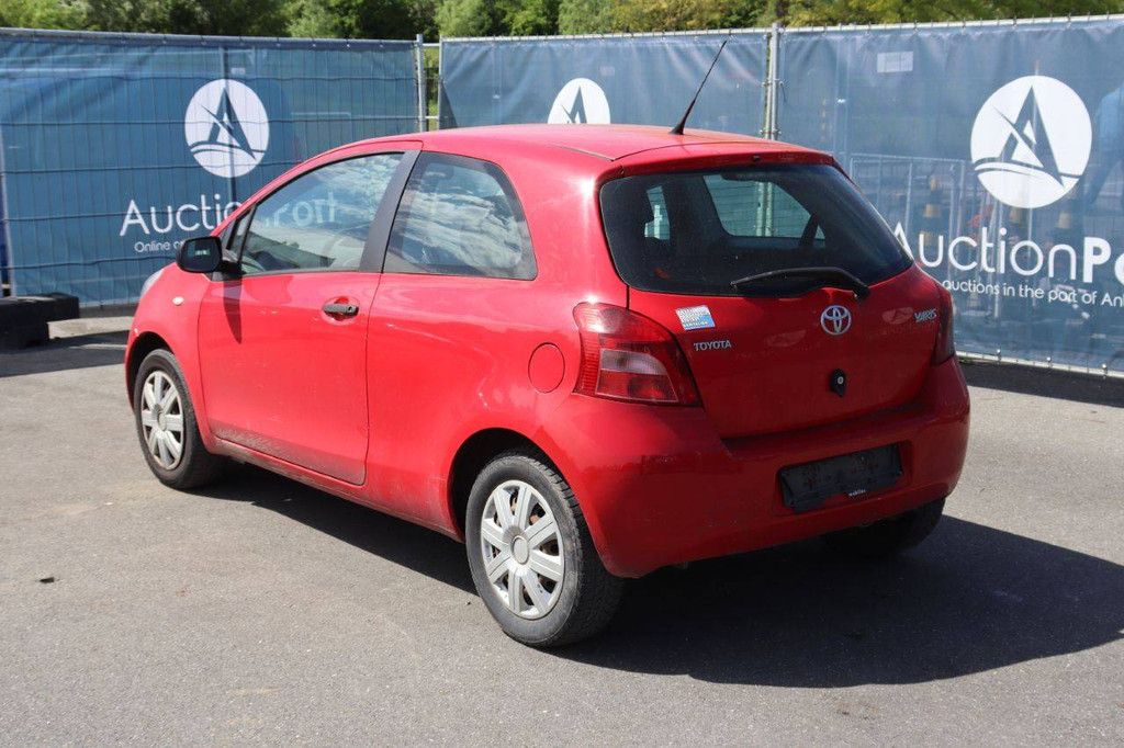 Pkw Toyota Yaris Benzin 69 PS 2007 (Marge)