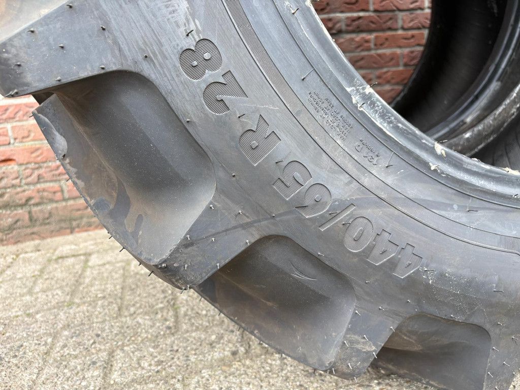 Vredestein 540/65R38 en 440/65R28 Banden