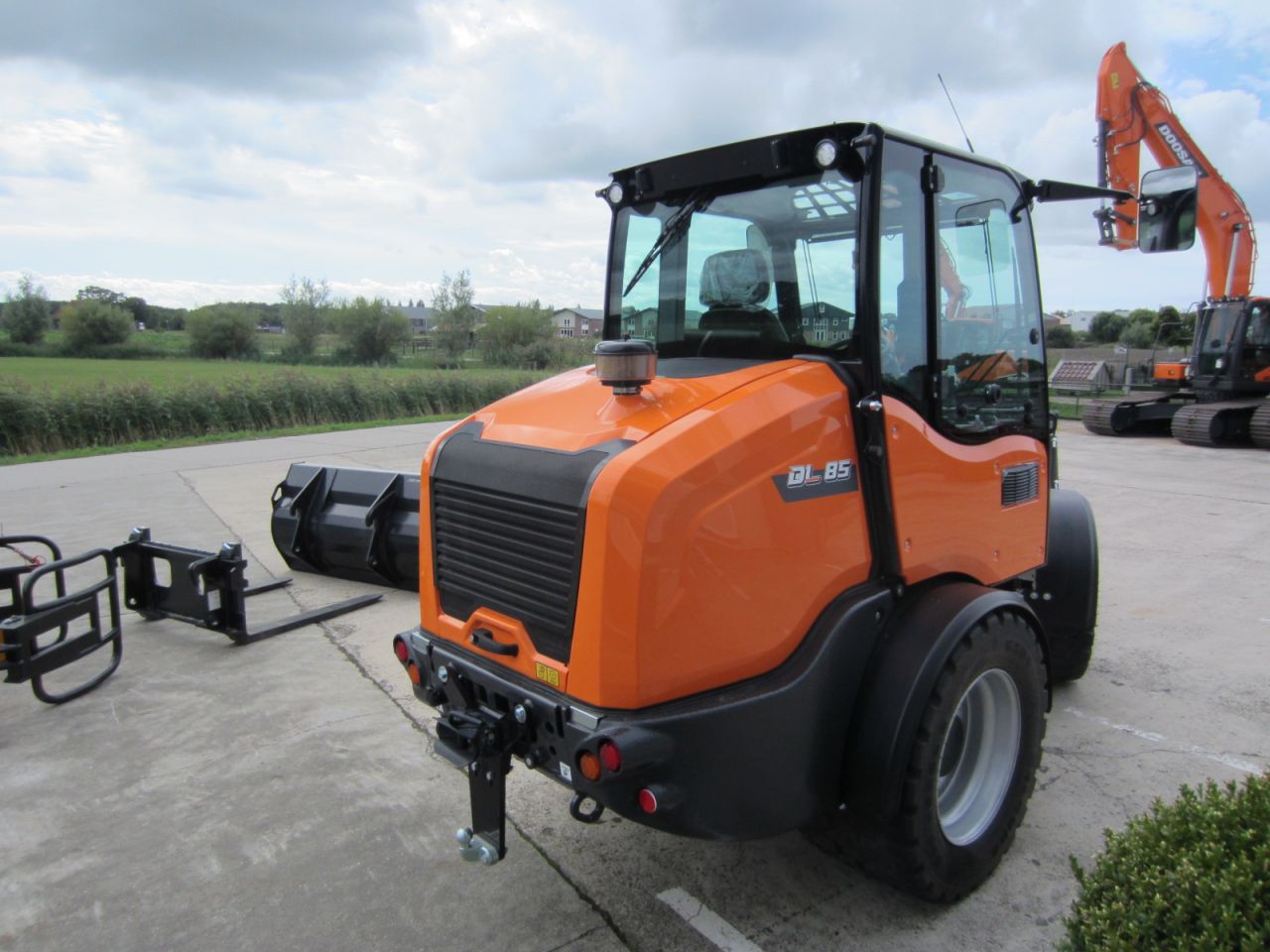 Develon DL85-7