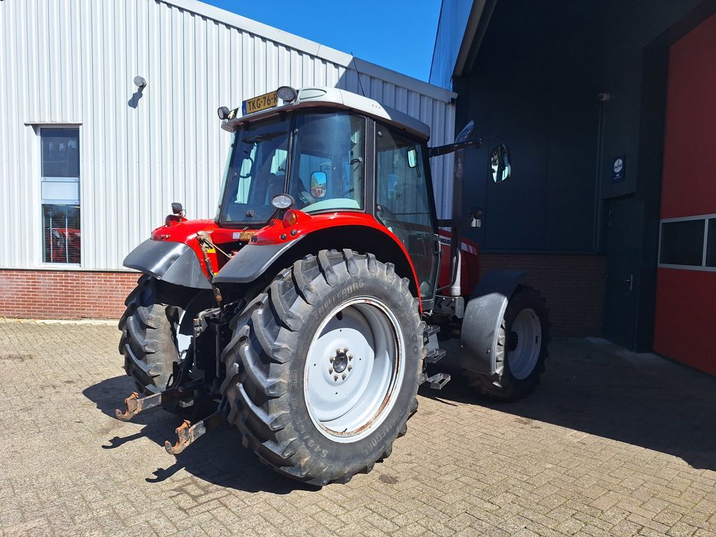 Massey Ferguson 6445 DYNA-6