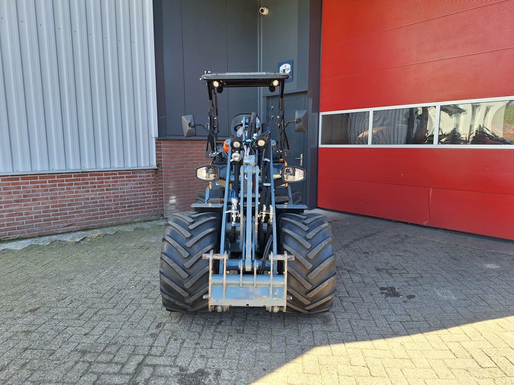 Giant G2700 HD+