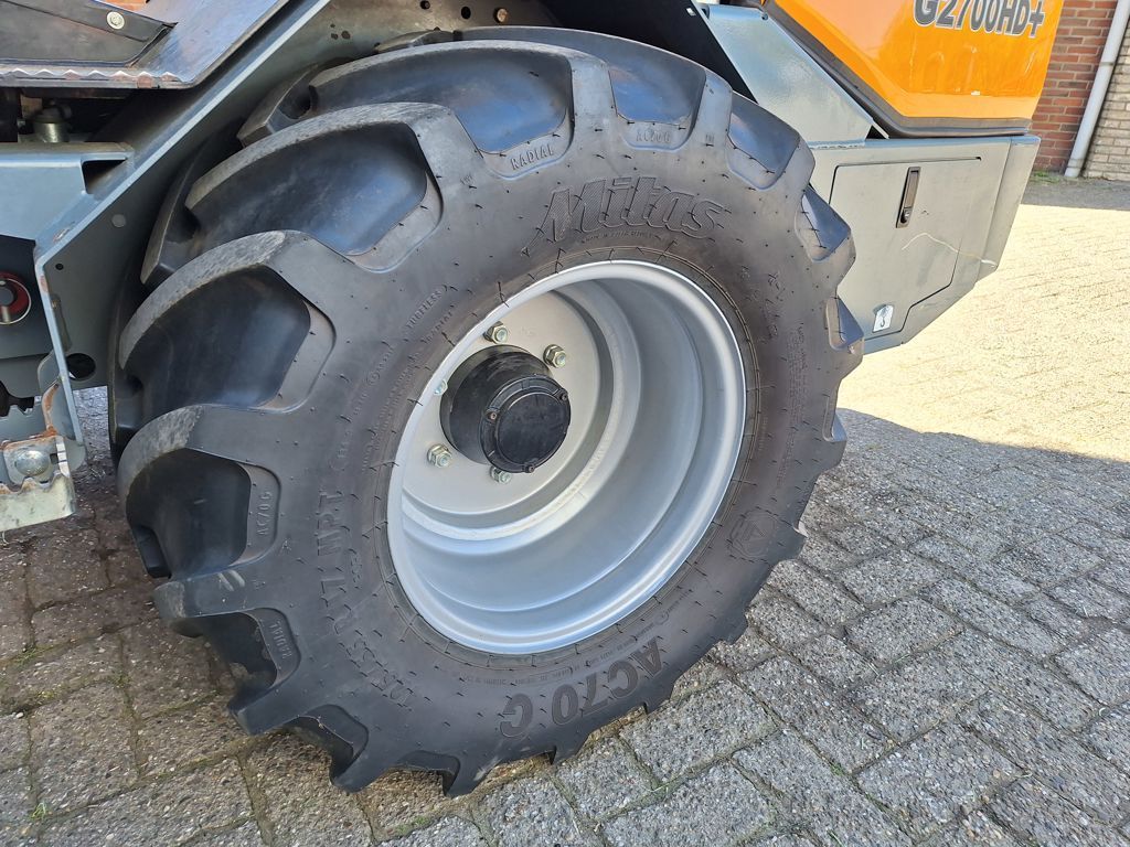 Giant G2700 HD+