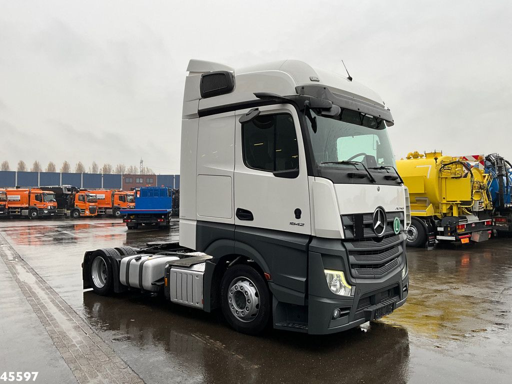 Mercedes-Benz Actros 1842 Mega GigaSpace MirrorCam