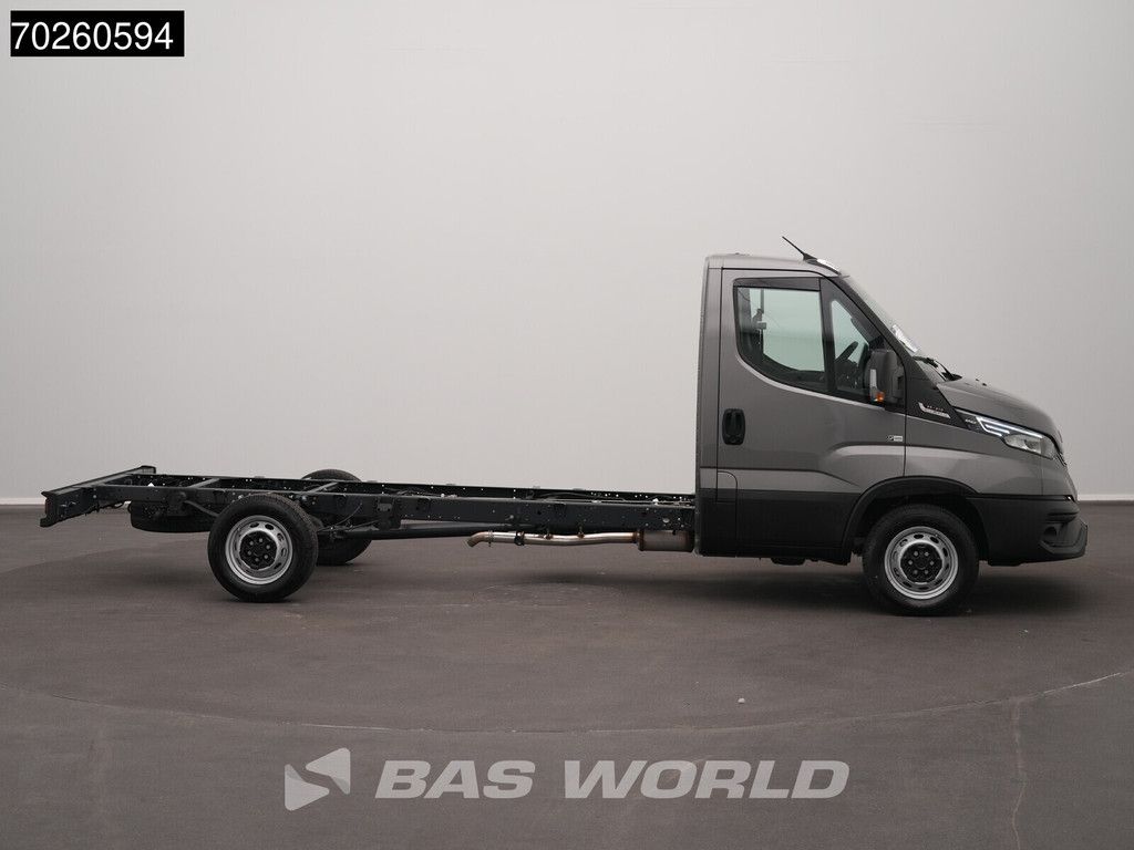 Iveco Daily 35S21 BPM VRIJ! 3.0L Automaat BPM VRIJ Chassis Cabine 410WB 2025 model LED CarPlay ACC Airco Fahrgestell A/C