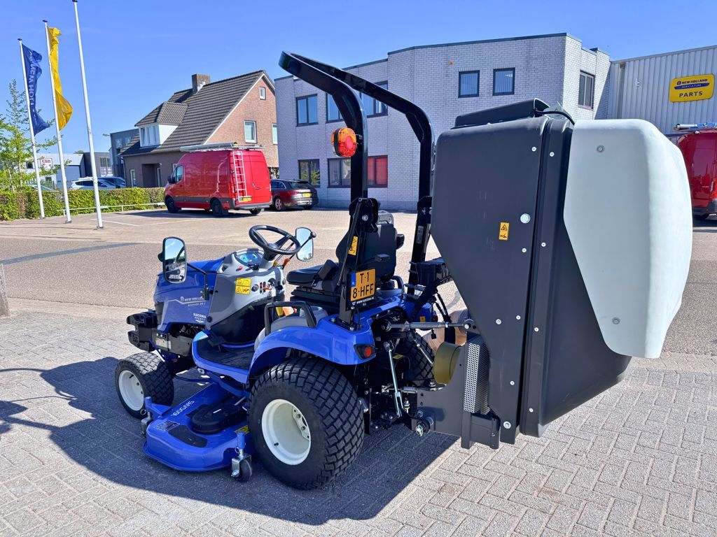 New Holland Boomer 25C & 160GMS + Matev Opvangbak