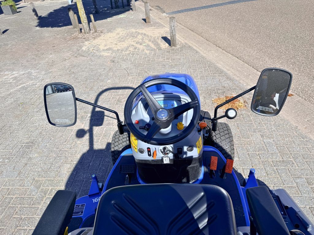 New Holland Boomer 25C & 160GMS + Matev Opvangbak