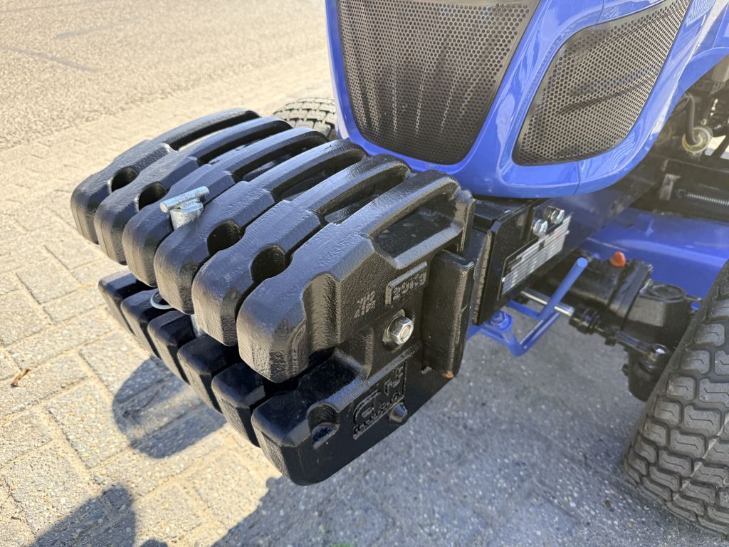 New Holland Boomer 25C & 160GMS + Matev Opvangbak