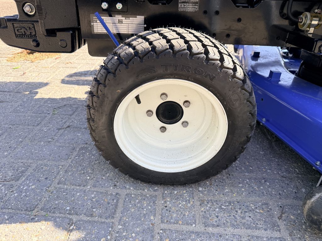 New Holland Boomer 25C & 160GMS + Matev Opvangbak