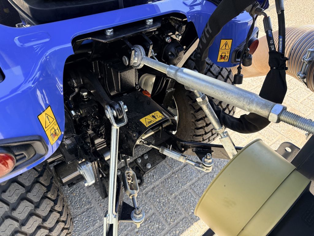 New Holland Boomer 25C & 160GMS + Matev Opvangbak