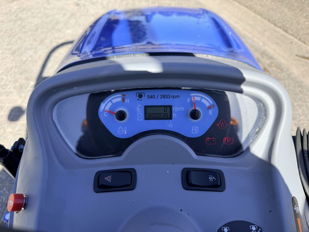 New Holland Boomer 25C & 160GMS + Matev Opvangbak