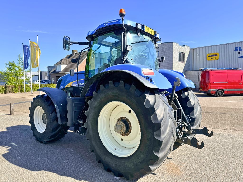 New Holland T7040 Power Command