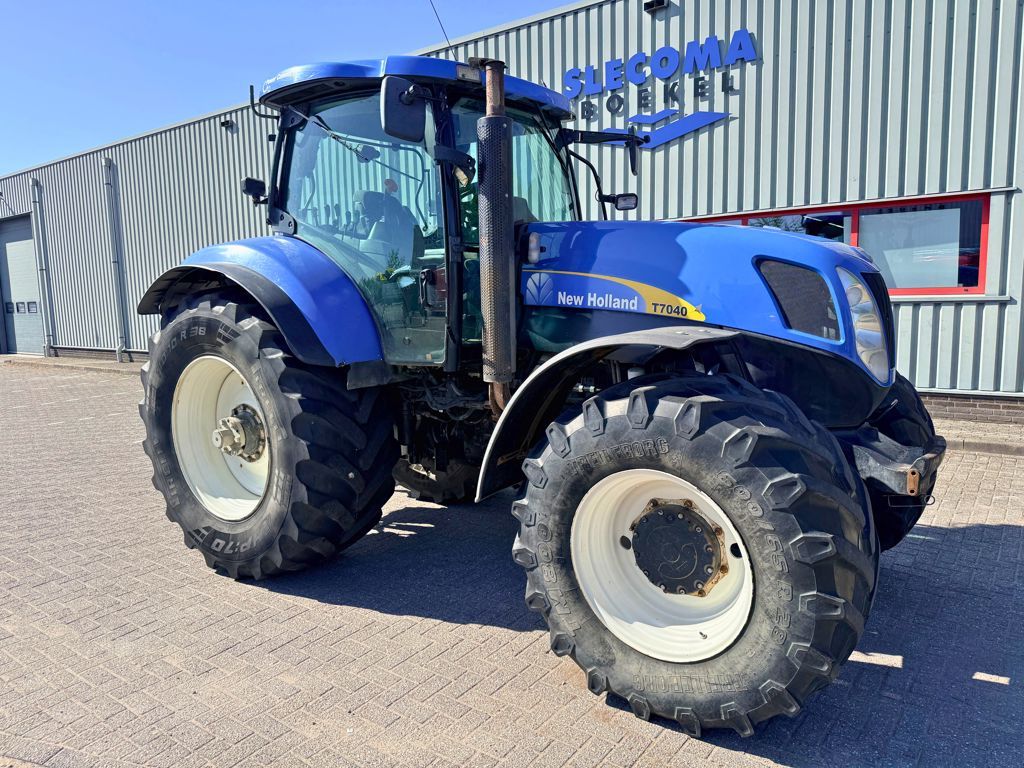 New Holland T7040 Power Command
