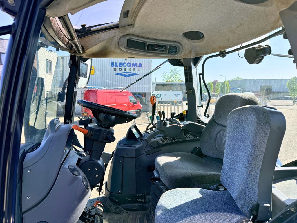 New Holland T7040 Power Command