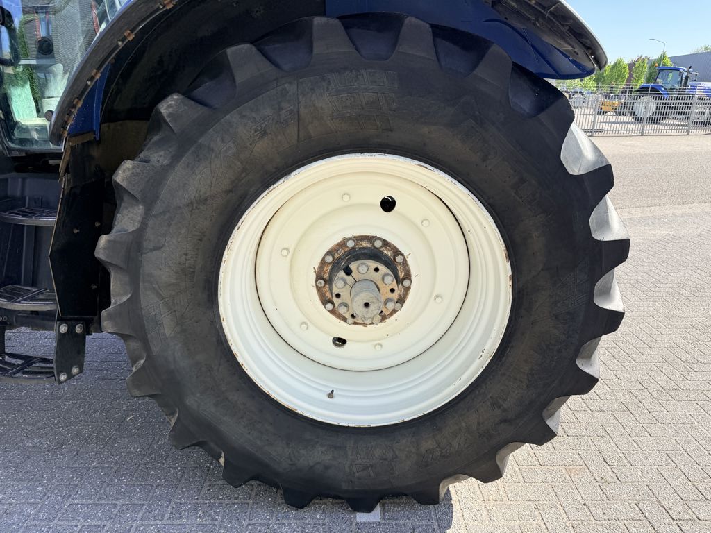 New Holland T7040 Power Command