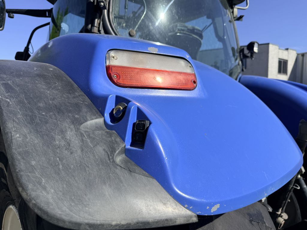 New Holland T7040 Power Command