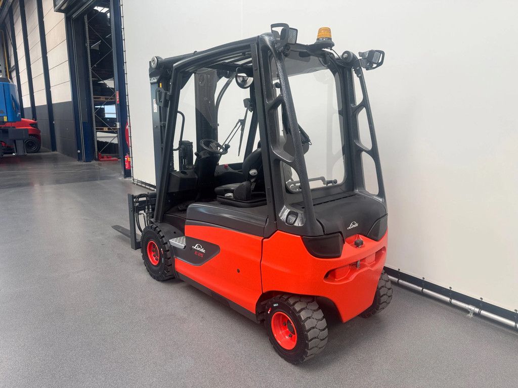 Linde 387 E 25 L-01. Inclusief nieuwe accu
