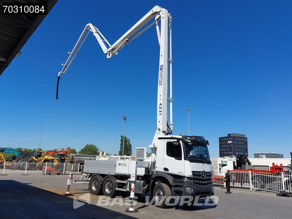 Mercedes Arocs Arocs 2843 6X4 NEW! 31mtr 4x extendable Bonneux concrete pump Remote Control Euro 6