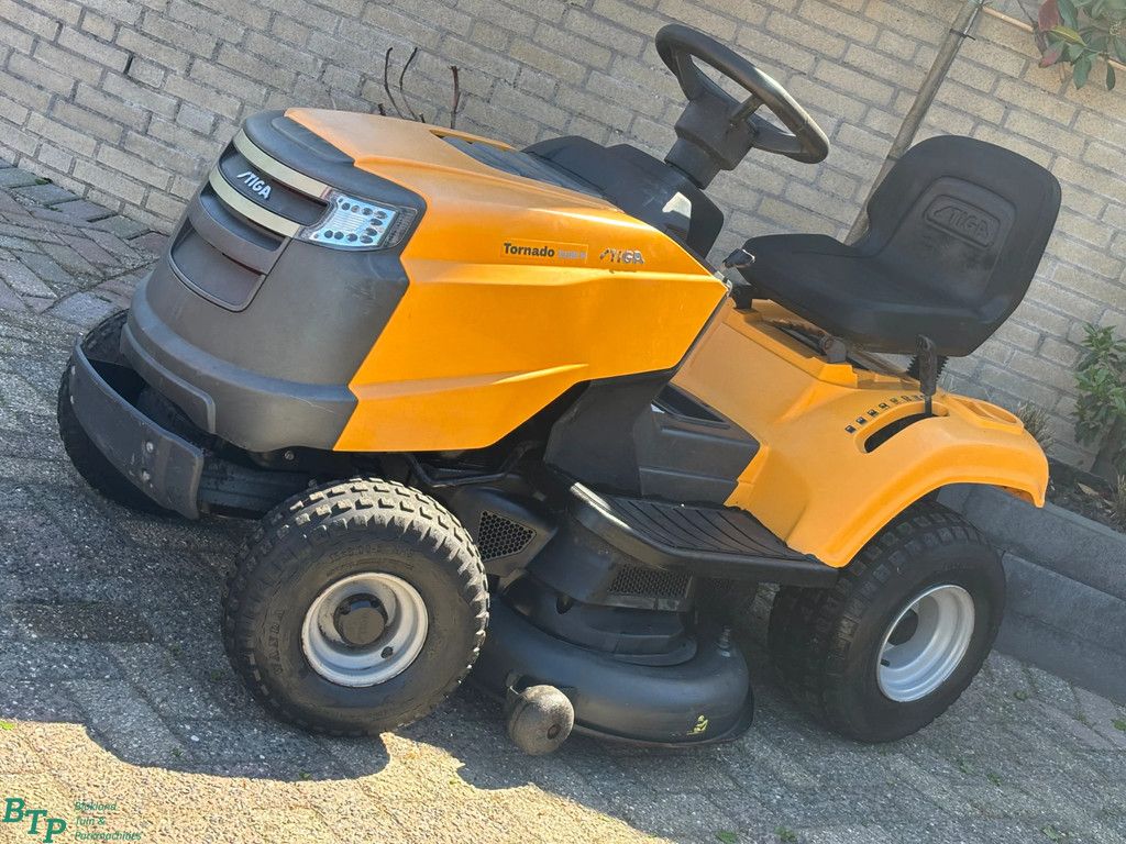 Stiga Tornado gebruikte zitmaaier 21pk 108cm hydrostaat