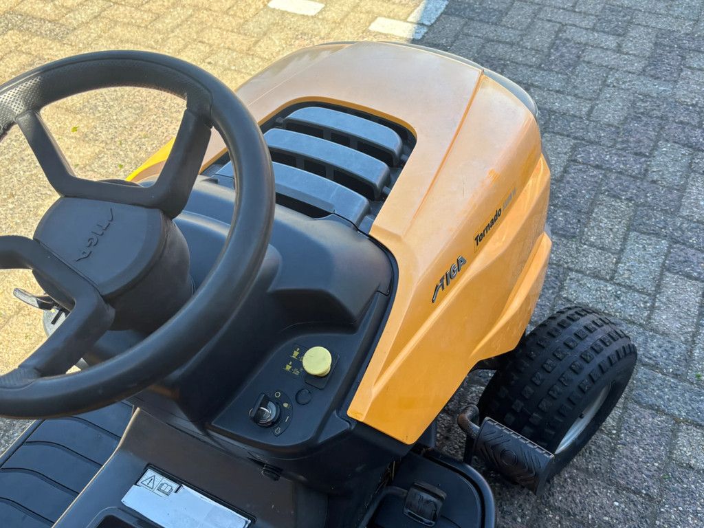 Stiga Tornado gebruikte zitmaaier 21pk 108cm hydrostaat