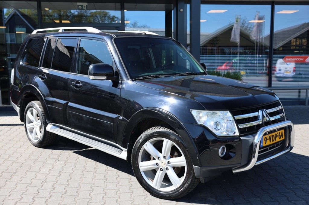 Mitsubishi Pajero 3.2 DID 5DRS INSTYLE A/T VAN MARGE