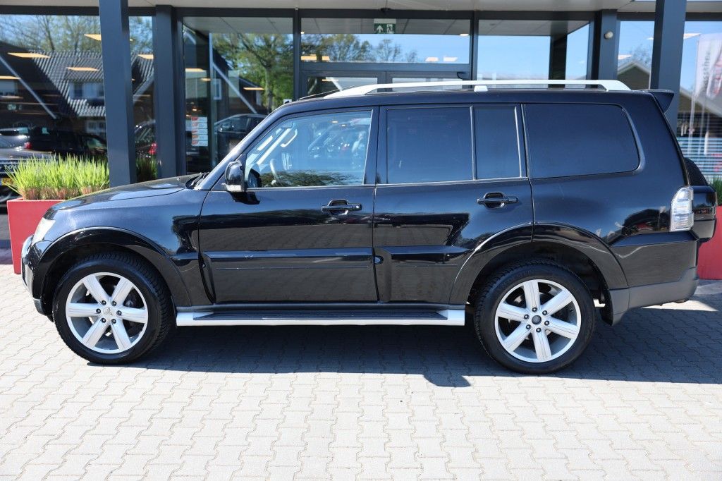 Mitsubishi Pajero 3.2 DID 5DRS INSTYLE A/T VAN MARGE