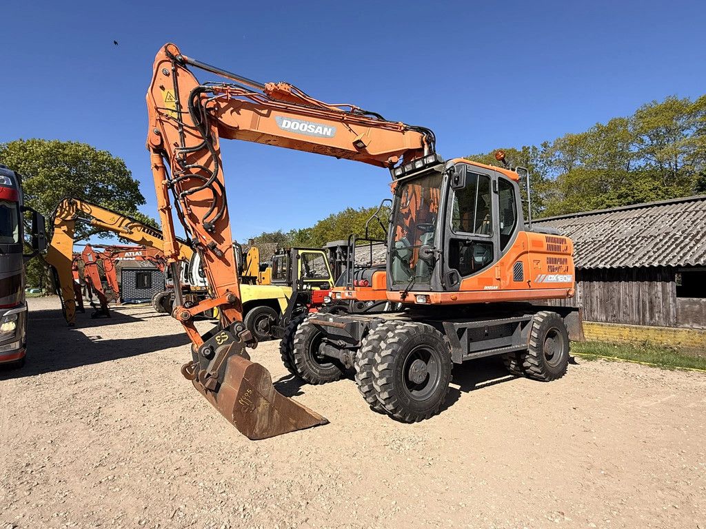 Doosan DX160W-3