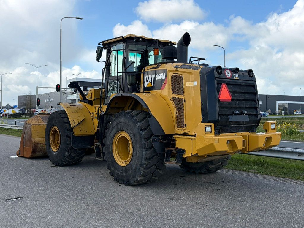 Caterpillar 966M NEW TIRES