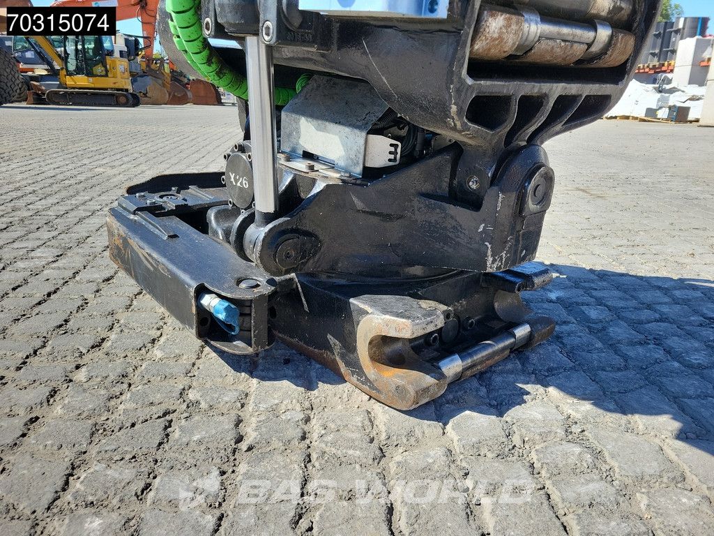 Volvo EC220 E L Tiltrotator