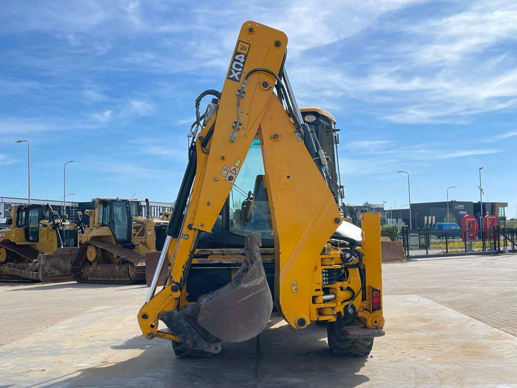 JCB 4CX