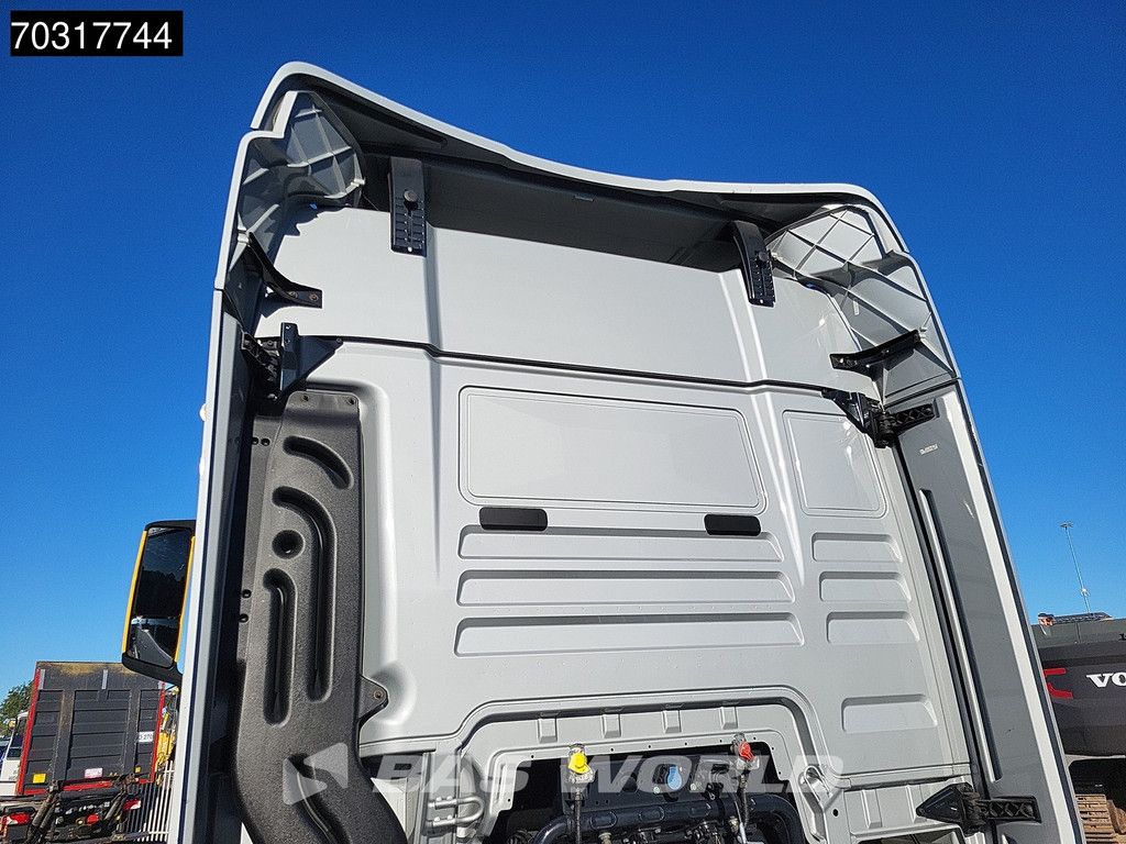 MAN TGX 18.470 4X2 GM Mega Hubsattel Retarder 2xTanks ACC Navi