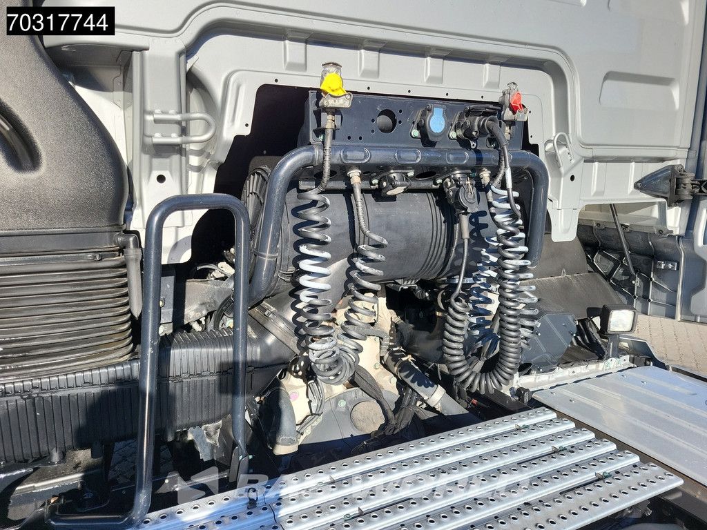 MAN TGX 18.470 4X2 GM Mega Hubsattel Retarder 2xTanks ACC Navi