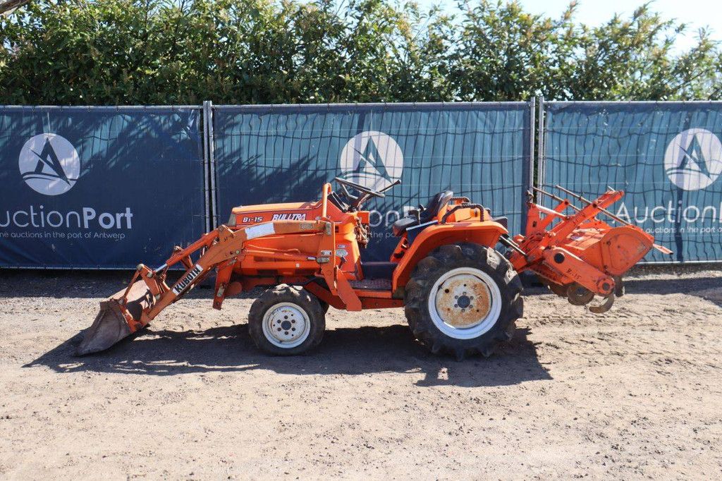 Kleintraktor Kubota Bulltra B1-15 Diesel 16 PS mit Grubber
