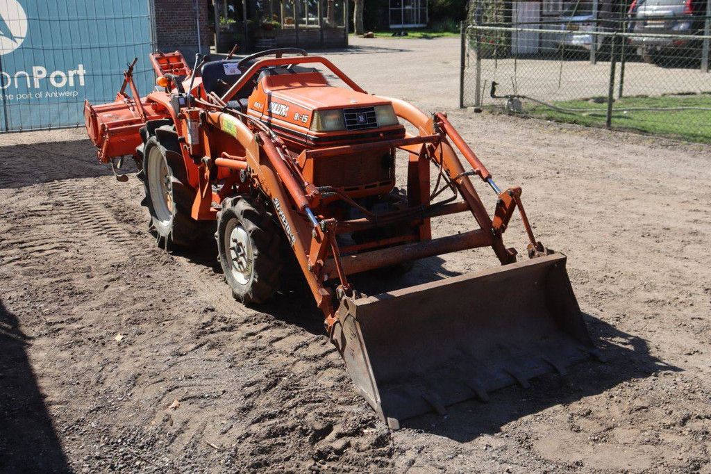 Kleintraktor Kubota Bulltra B1-15 Diesel 16 PS mit Grubber
