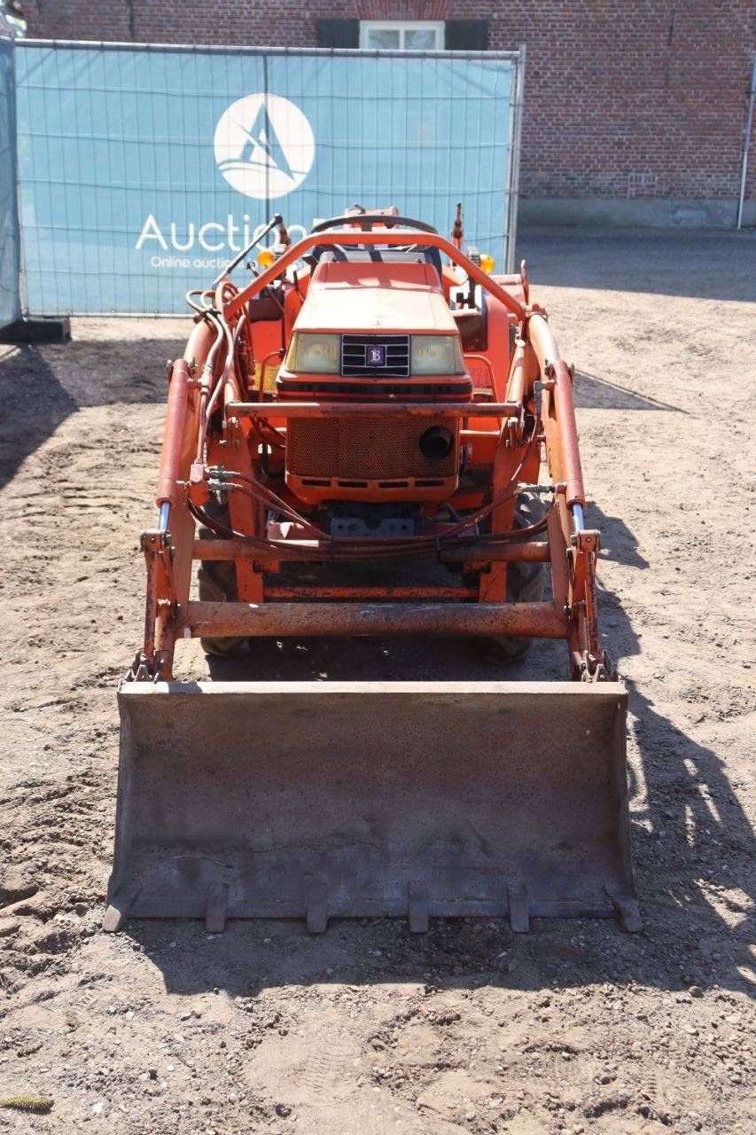 Kleintraktor Kubota Bulltra B1-15 Diesel 16 PS mit Grubber