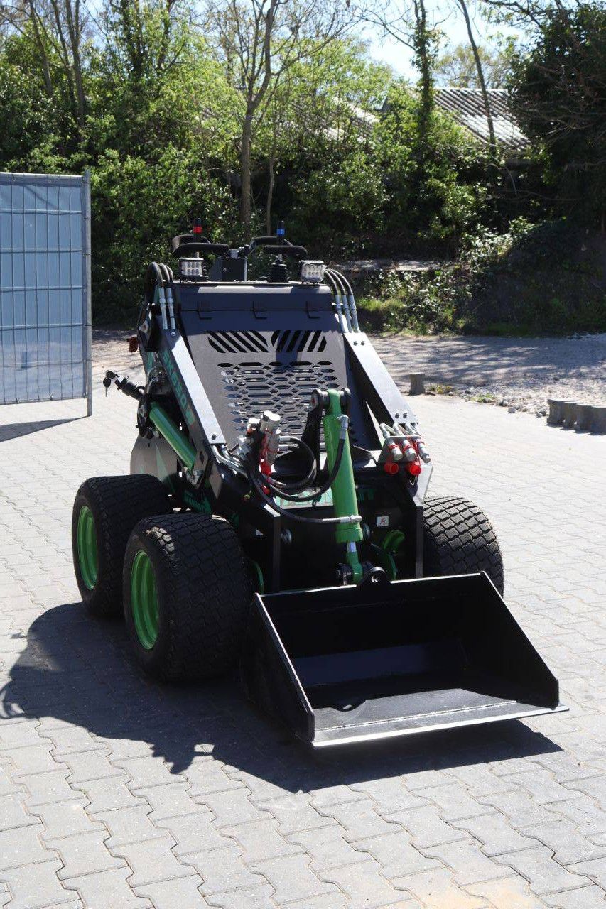 Skid steer loader Mammut SK650W Petrol 15kW 2025