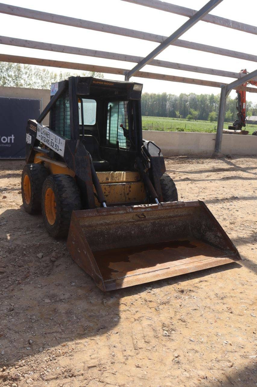 Skid steer loader New Holland LX565 Diesel 29kW 2011