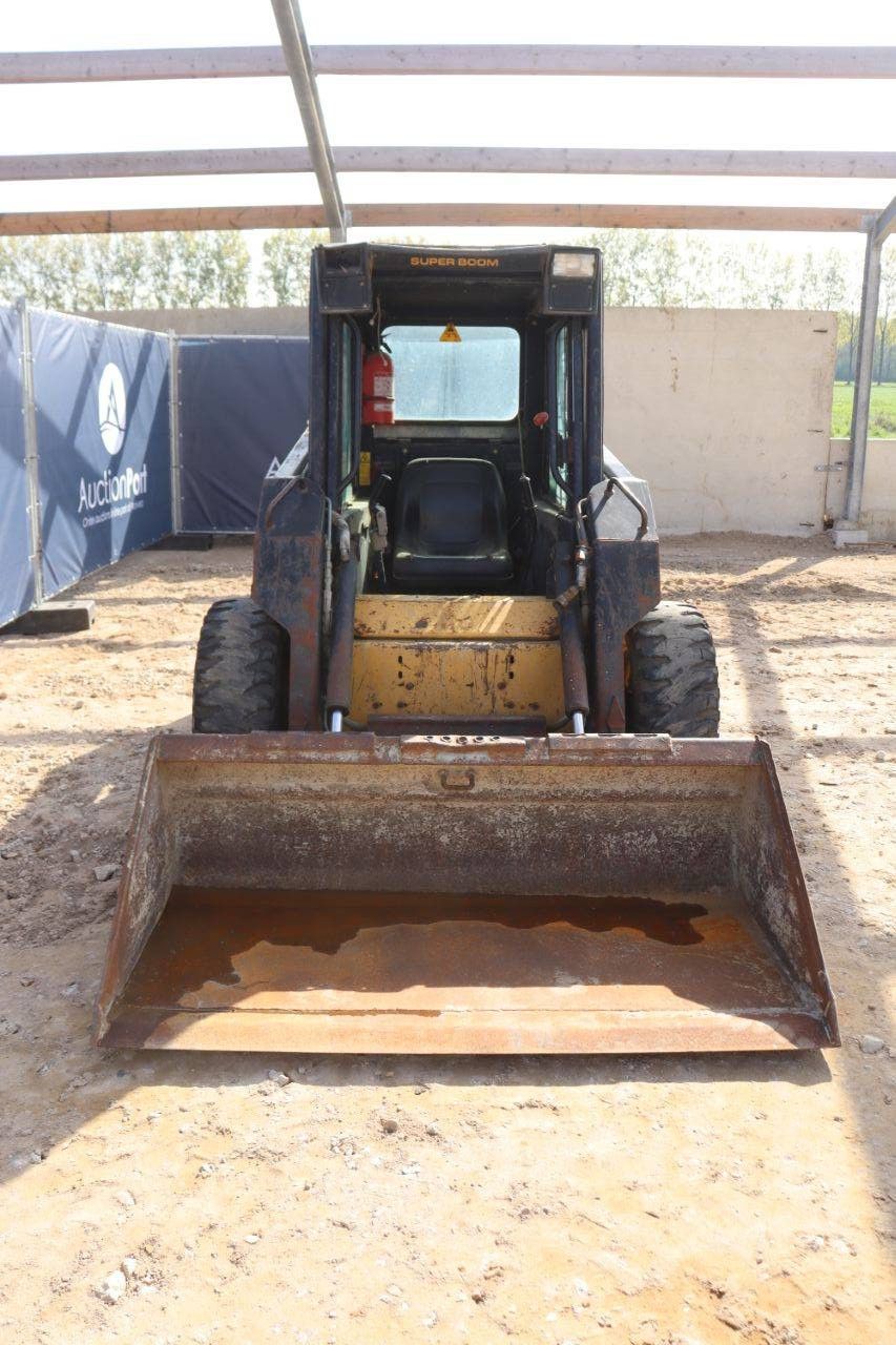 Skid steer loader New Holland LX565 Diesel 29kW 2011