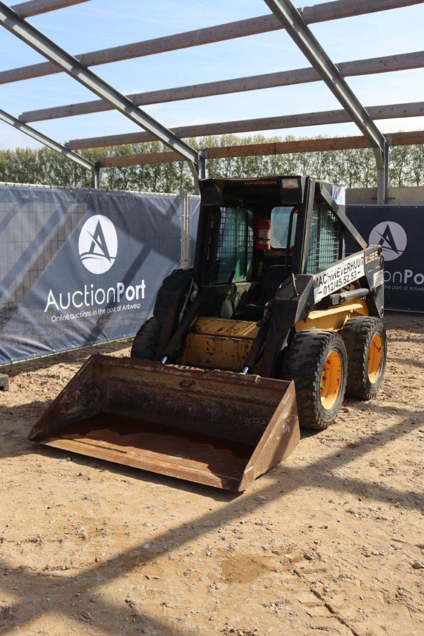 Skid steer loader New Holland LX565 Diesel 29kW 2011