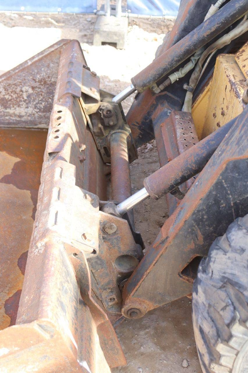 Skid steer loader New Holland LX565 Diesel 29kW 2011