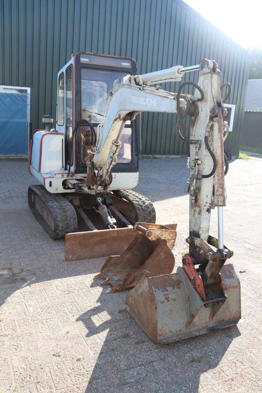 Rupsgraafmachine Takeuchi TB025 Diesel 26pk