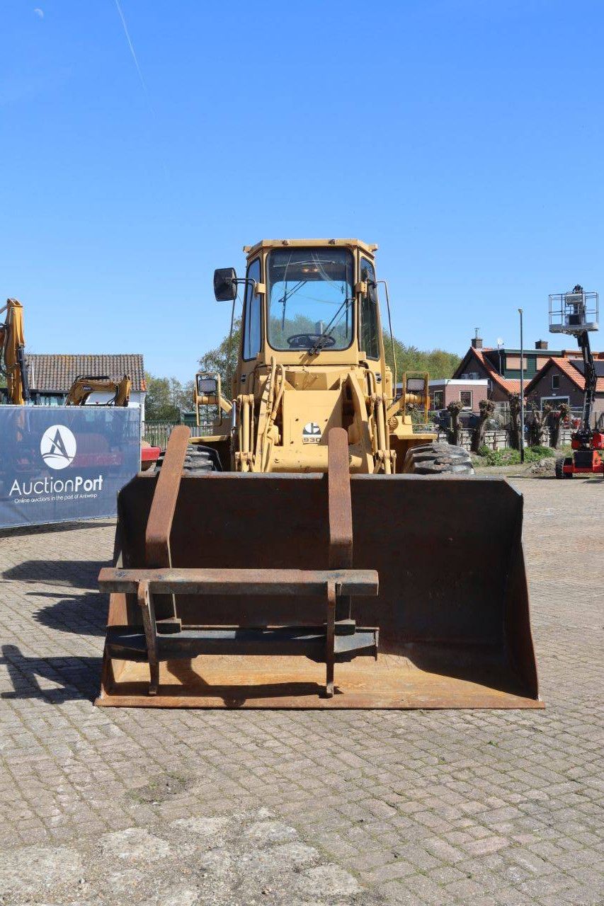Caterpillar 930 Diesel Wheel Loader 74.6 kW 1981