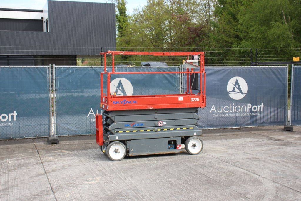 Skyjack SJ-3226 Electric Scissor Lift 9.9m 2014