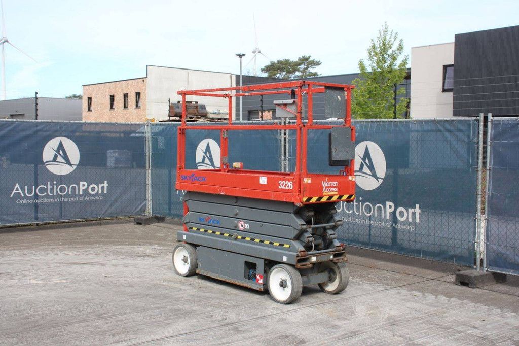 Skyjack SJ-3226 Electric Scissor Lift 9.9m 2014